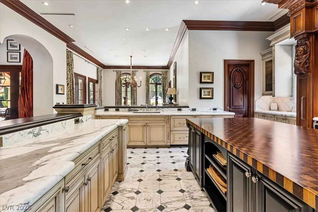 19 Eagles Landing, Las Vegas, NV 89141
