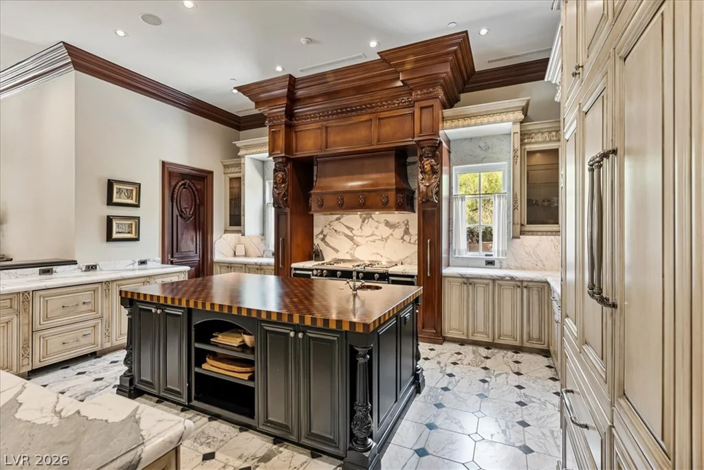 19 Eagles Landing, Las Vegas, NV 89141