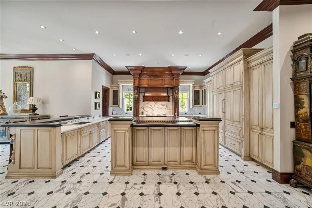 19 Eagles Landing, Las Vegas, NV 89141