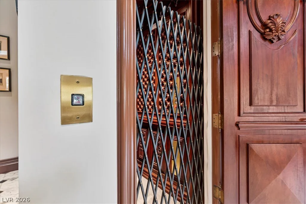 19 Eagles Landing, Las Vegas, NV 89141