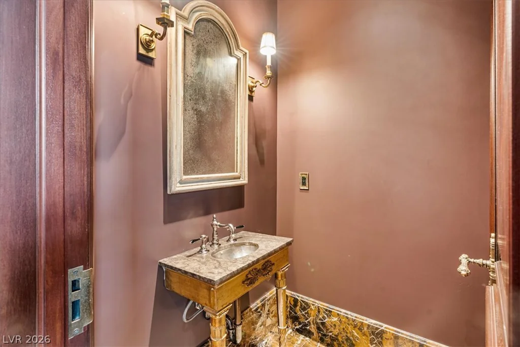 19 Eagles Landing, Las Vegas, NV 89141