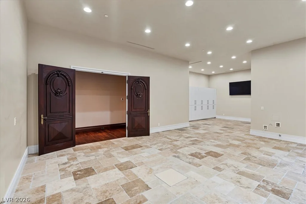 19 Eagles Landing, Las Vegas, NV 89141