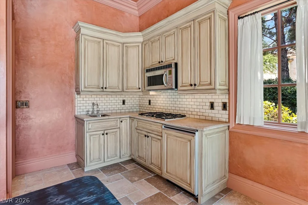 19 Eagles Landing, Las Vegas, NV 89141