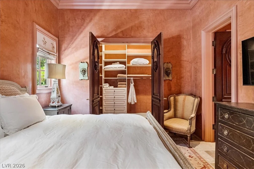 19 Eagles Landing, Las Vegas, NV 89141