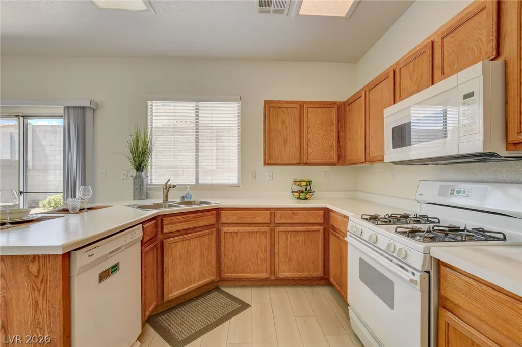7921 Limbwood, Las Vegas, NV 89131