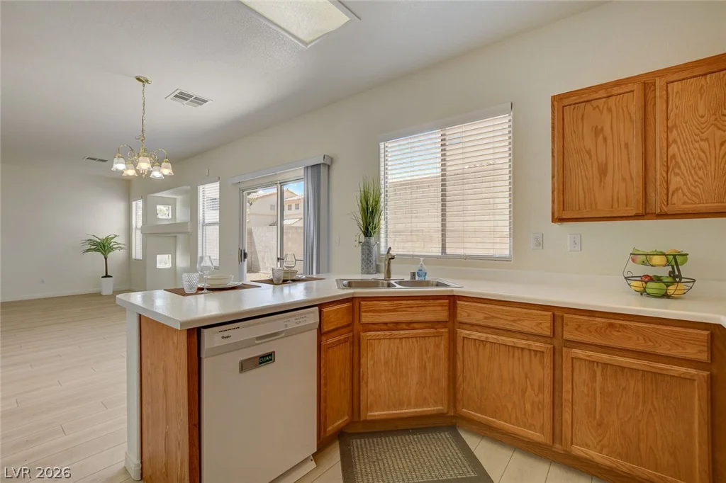 7921 Limbwood, Las Vegas, NV 89131