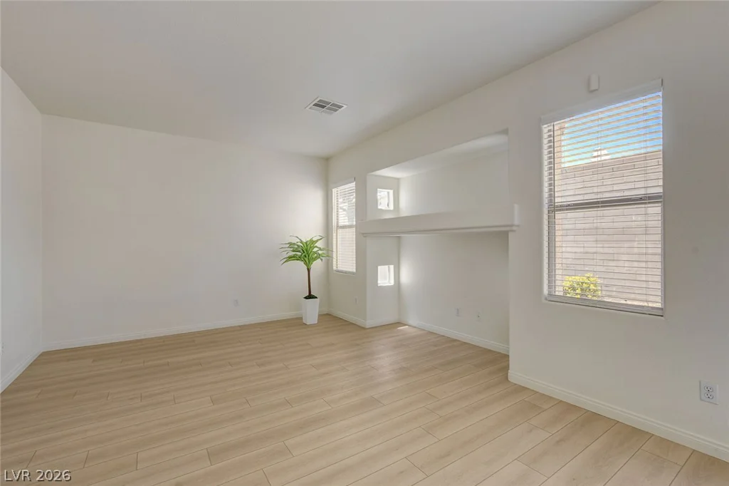 7921 Limbwood, Las Vegas, NV 89131