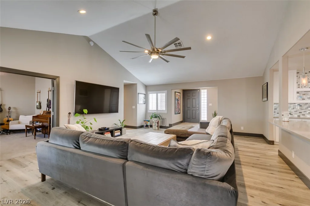 1909 Blackpool, Las Vegas, NV 89128