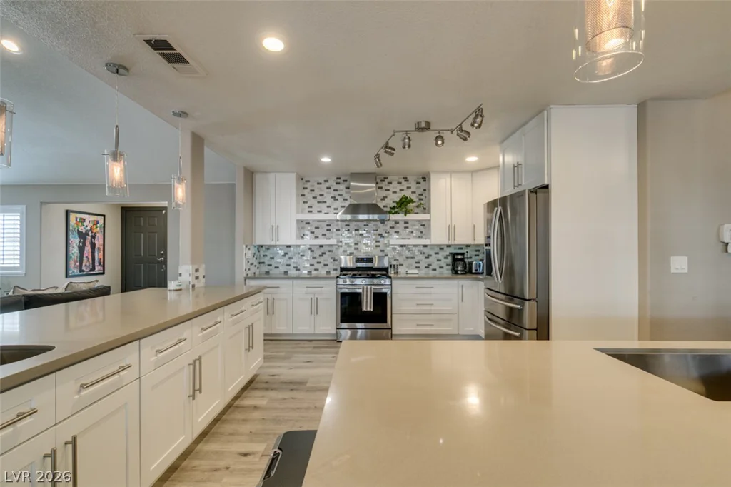 1909 Blackpool, Las Vegas, NV 89128
