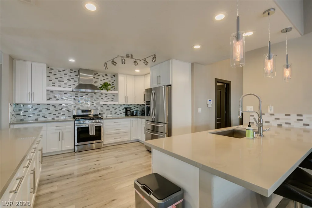1909 Blackpool, Las Vegas, NV 89128