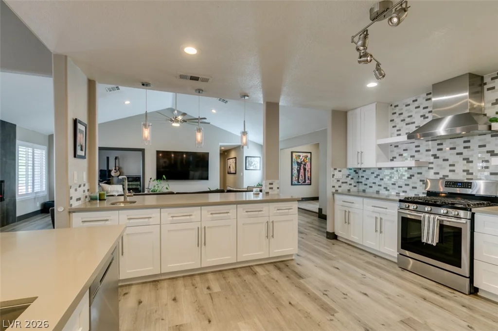 1909 Blackpool, Las Vegas, NV 89128