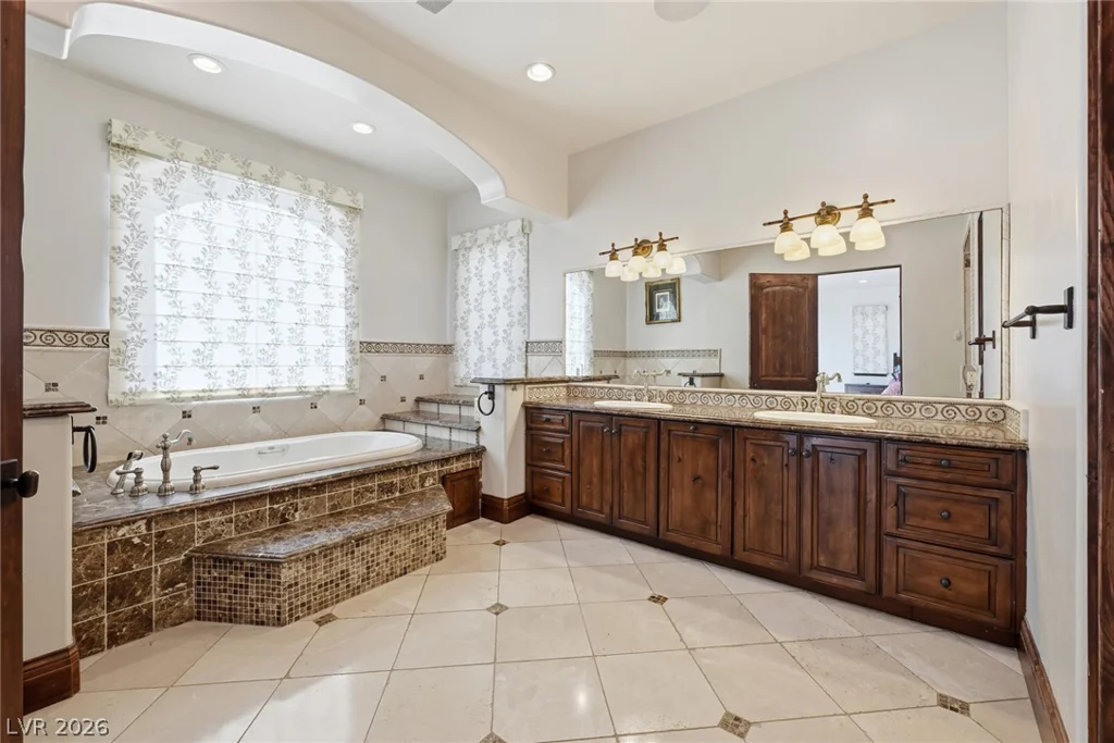 9 Via Del Garda, Henderson, NV 89011