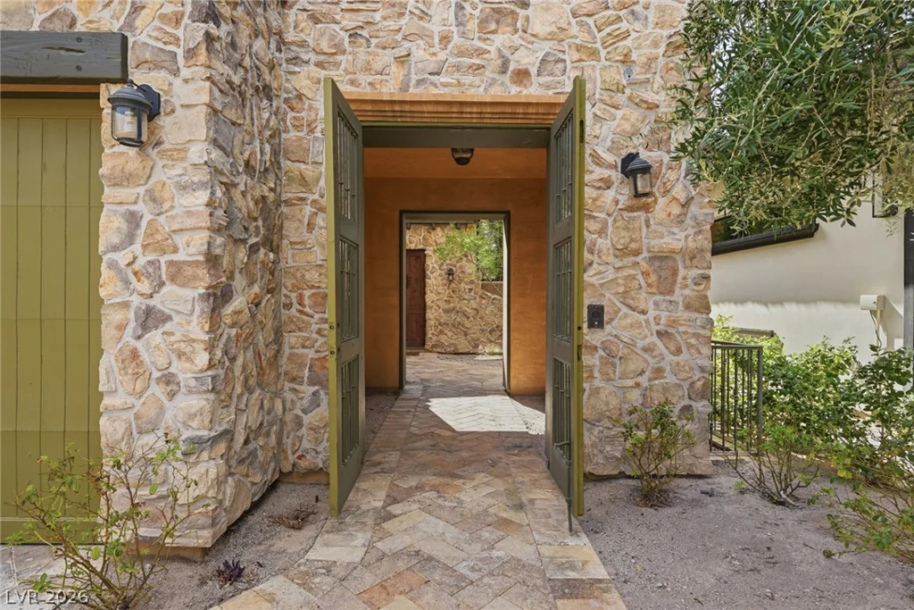9 Via Del Garda, Henderson, NV 89011
