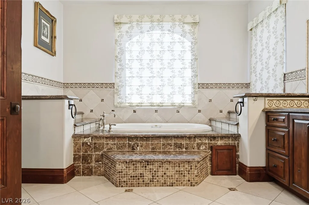 9 Via Del Garda, Henderson, NV 89011