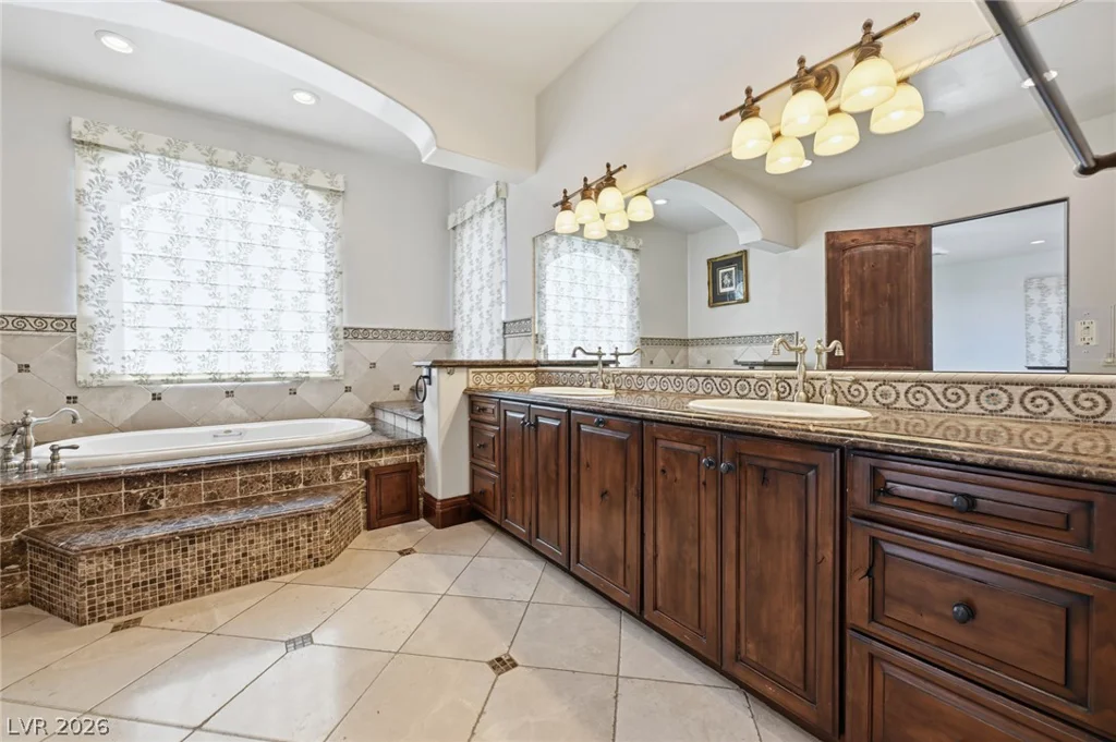 9 Via Del Garda, Henderson, NV 89011