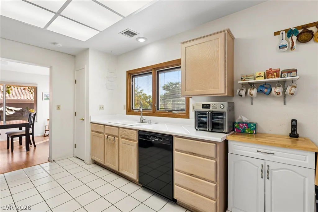 2400 Sunup, Las Vegas, NV 89134