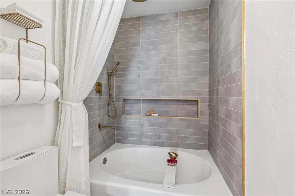 8969 Clairton, Las Vegas, NV 89117