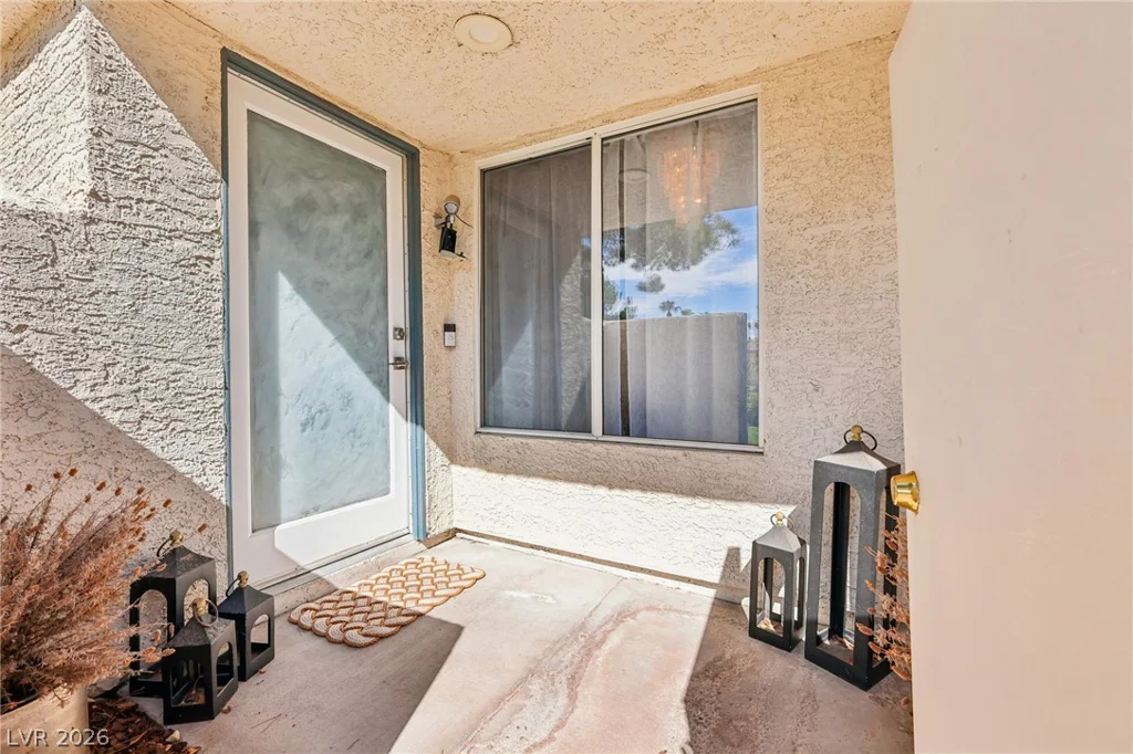 8969 Clairton, Las Vegas, NV 89117