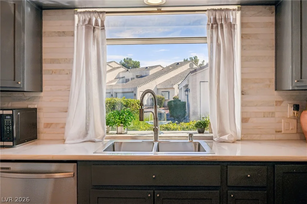 8969 Clairton, Las Vegas, NV 89117