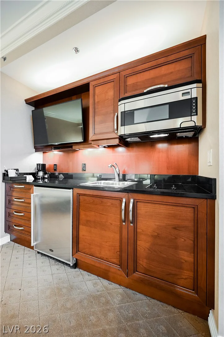 145 HARMON, Las Vegas, NV 89109