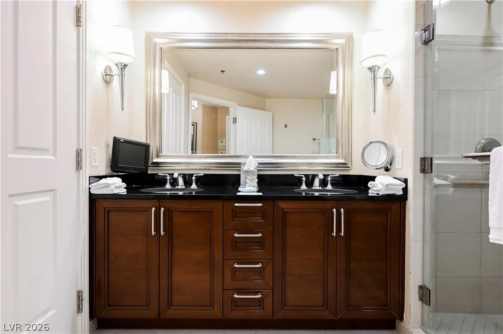 145 HARMON, Las Vegas, NV 89109