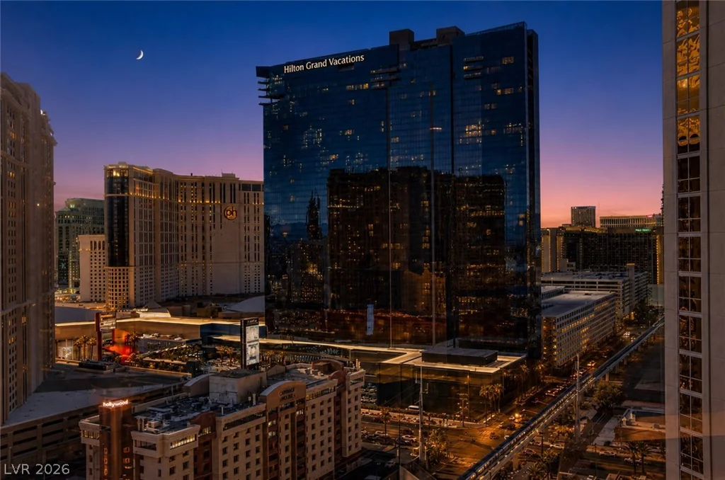 145 HARMON, Las Vegas, NV 89109