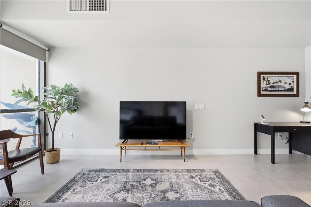 353 Bonneville, Las Vegas, NV 89101