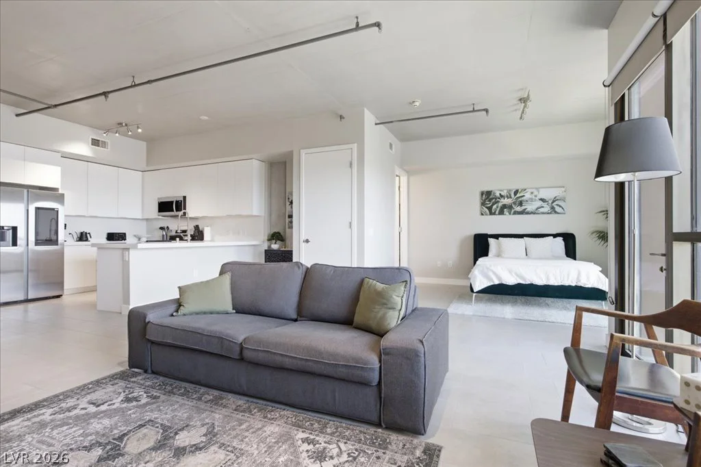 353 Bonneville, Las Vegas, NV 89101