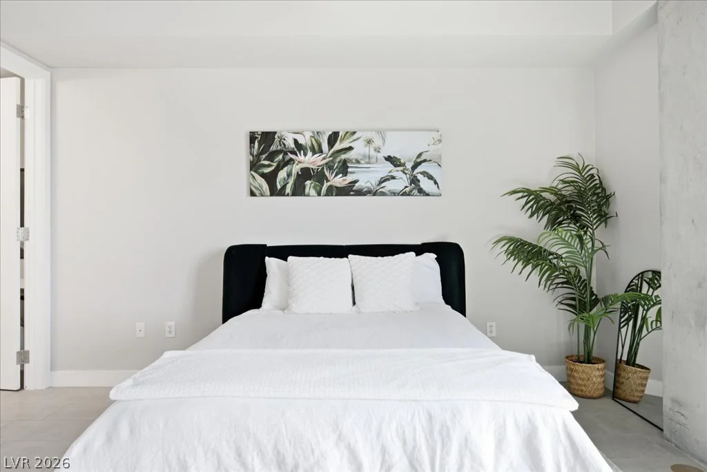 353 Bonneville, Las Vegas, NV 89101