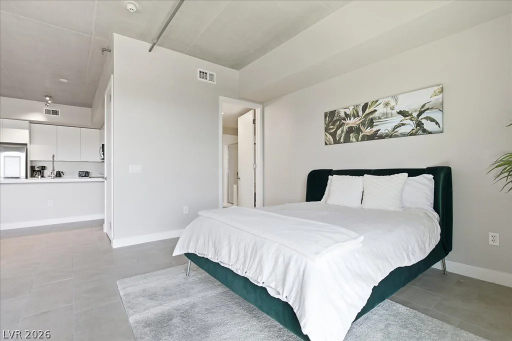 353 Bonneville, Las Vegas, NV 89101