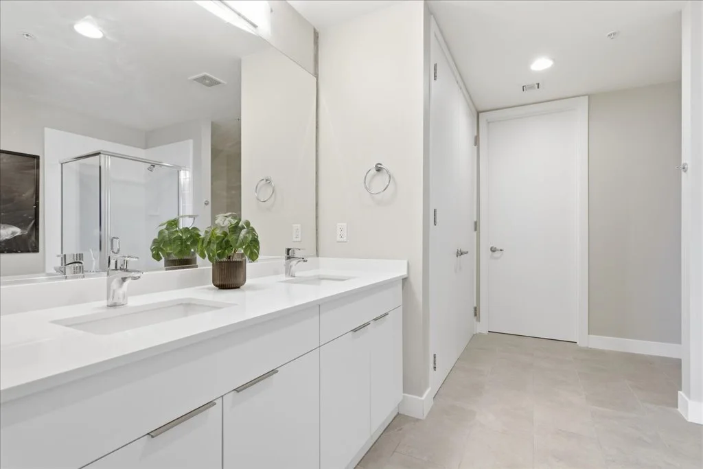 353 Bonneville, Las Vegas, NV 89101