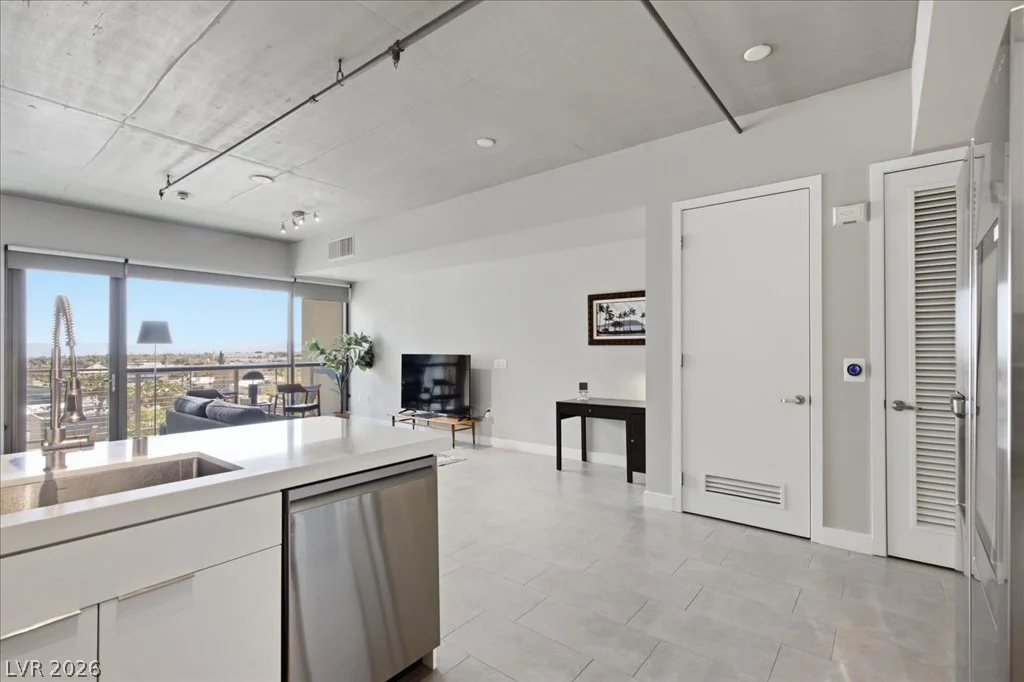 353 Bonneville, Las Vegas, NV 89101