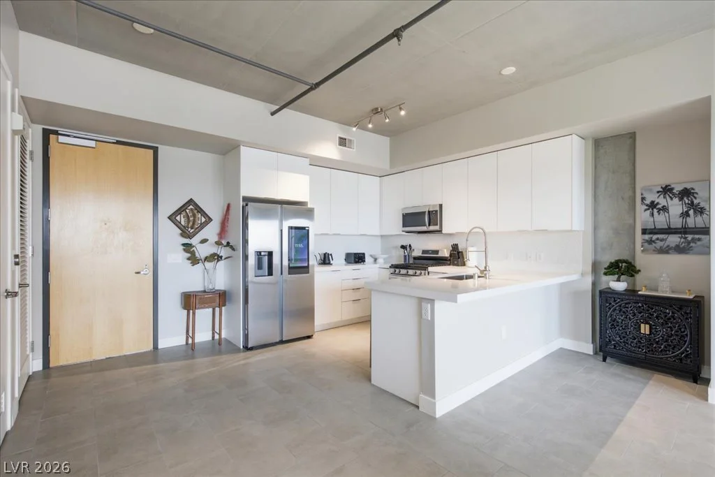 353 Bonneville, Las Vegas, NV 89101