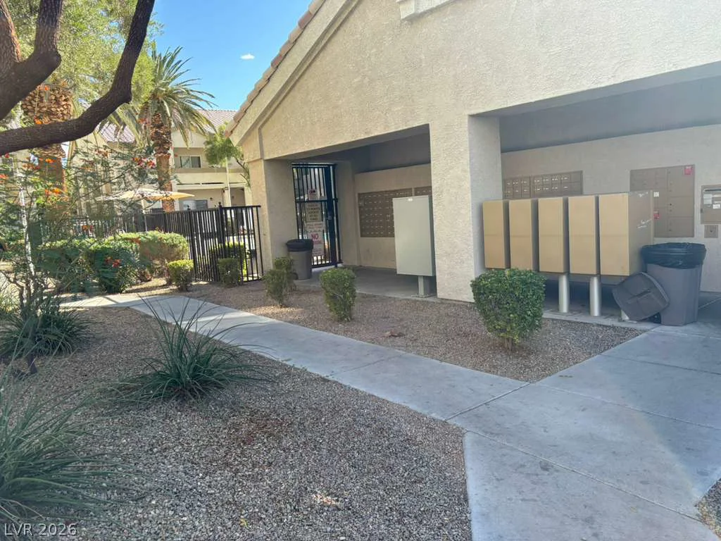 6158 Calm Breeze, Las Vegas, NV 89108