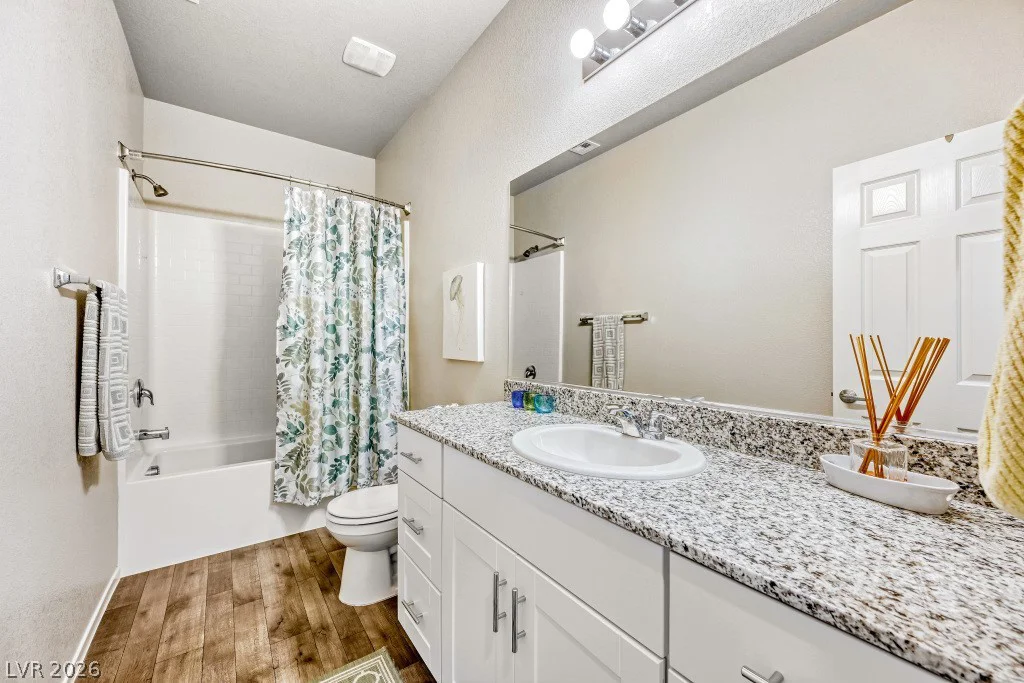 4352 Meadow Glade, North Las Vegas, NV 89084
