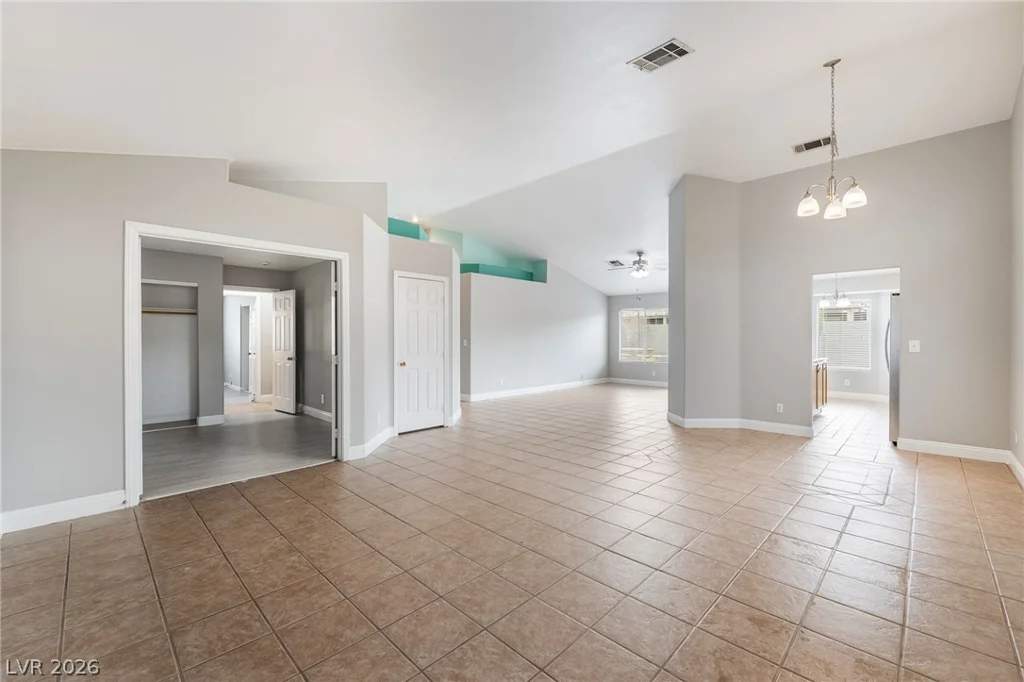 4866 Carefree, Las Vegas, NV 89122