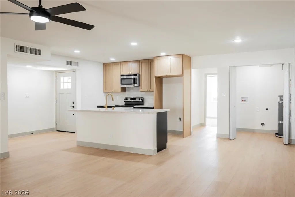 412 Gilday, North Las Vegas, NV 89030