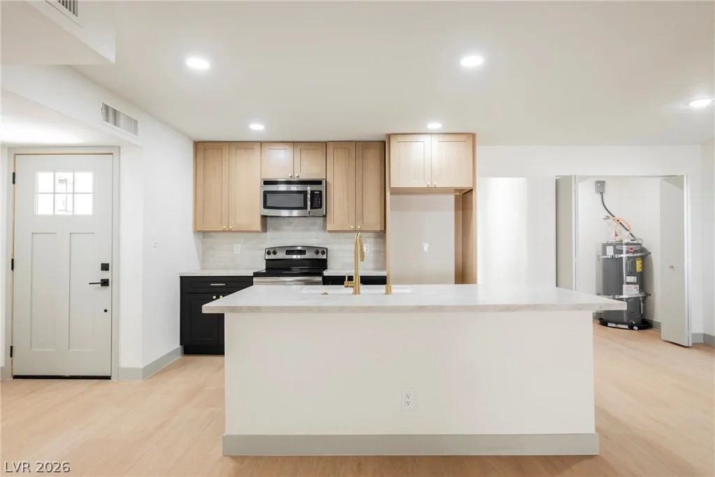 412 Gilday, North Las Vegas, NV 89030