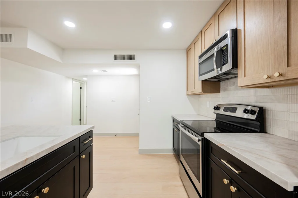 412 Gilday, North Las Vegas, NV 89030