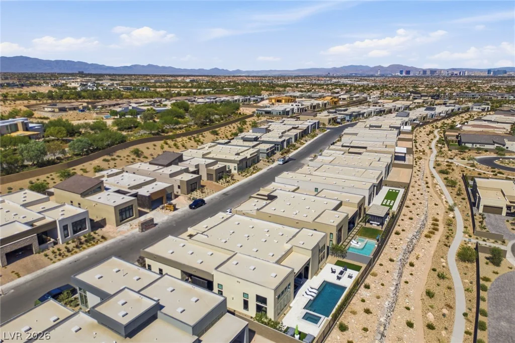 11233 Desert Heights, Las Vegas, NV 89135