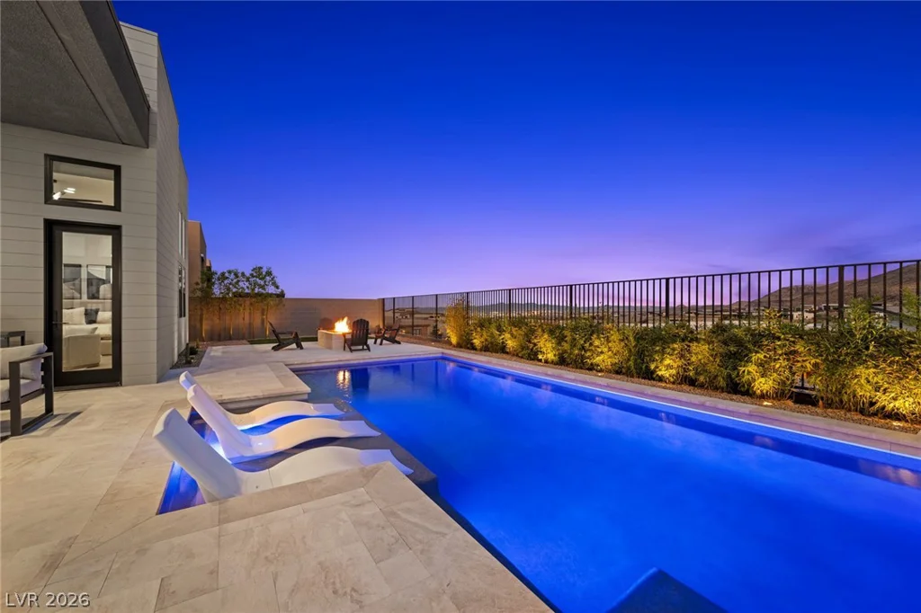 11233 Desert Heights, Las Vegas, NV 89135