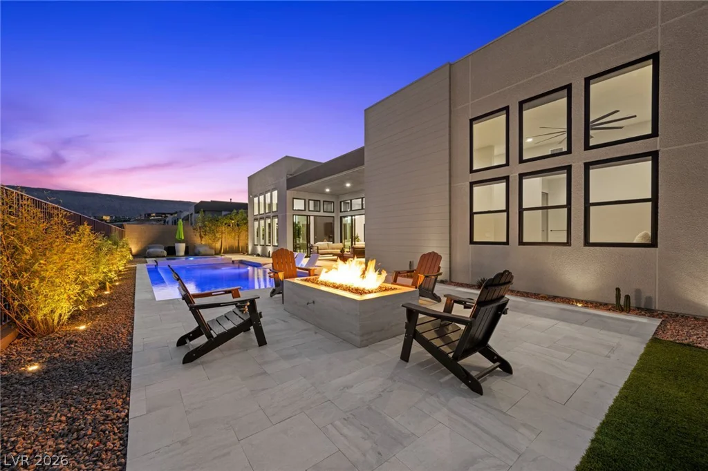 11233 Desert Heights, Las Vegas, NV 89135