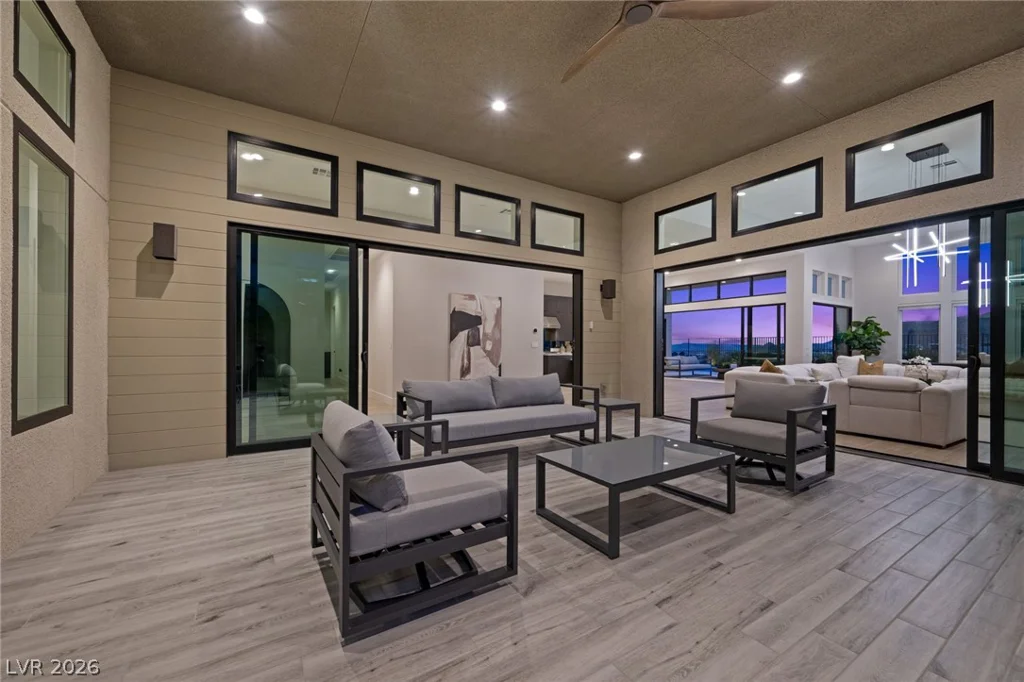 11233 Desert Heights, Las Vegas, NV 89135