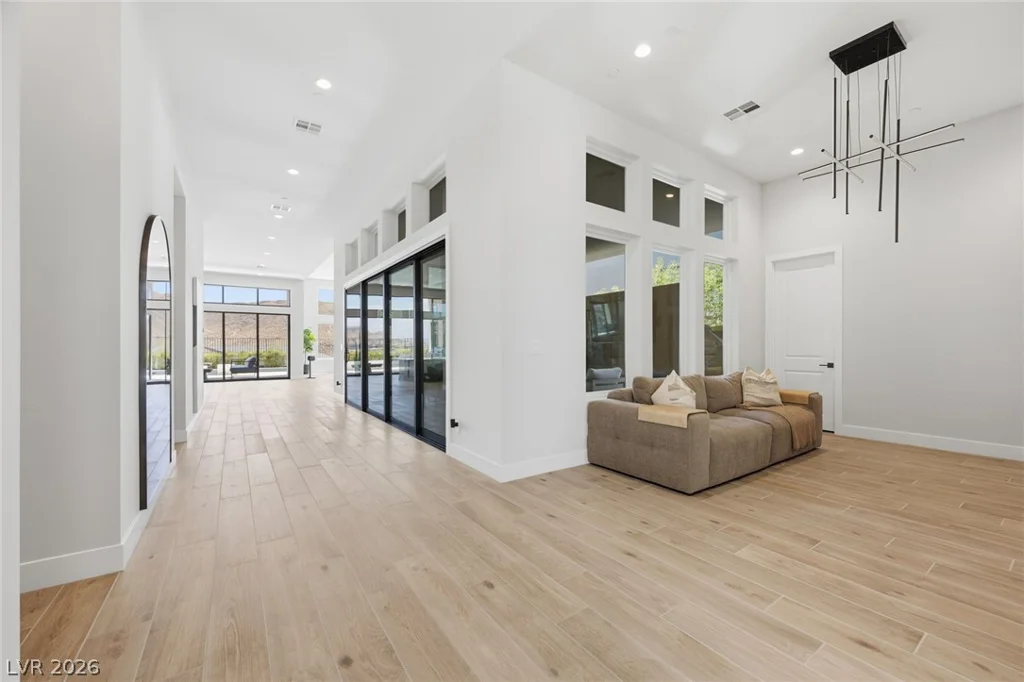 11233 Desert Heights, Las Vegas, NV 89135