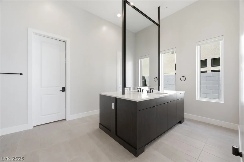 11233 Desert Heights, Las Vegas, NV 89135