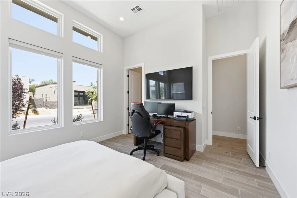 11233 Desert Heights, Las Vegas, NV 89135