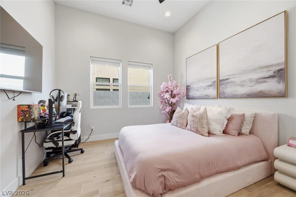 11233 Desert Heights, Las Vegas, NV 89135