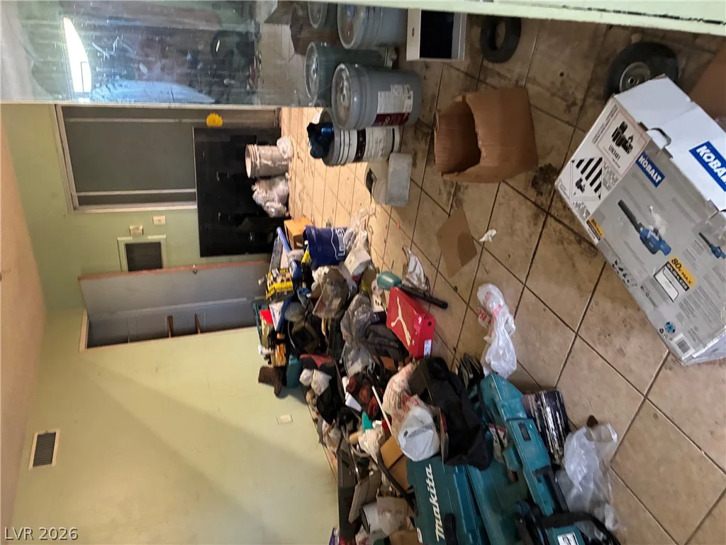 2744 Searles, Las Vegas, NV 89101