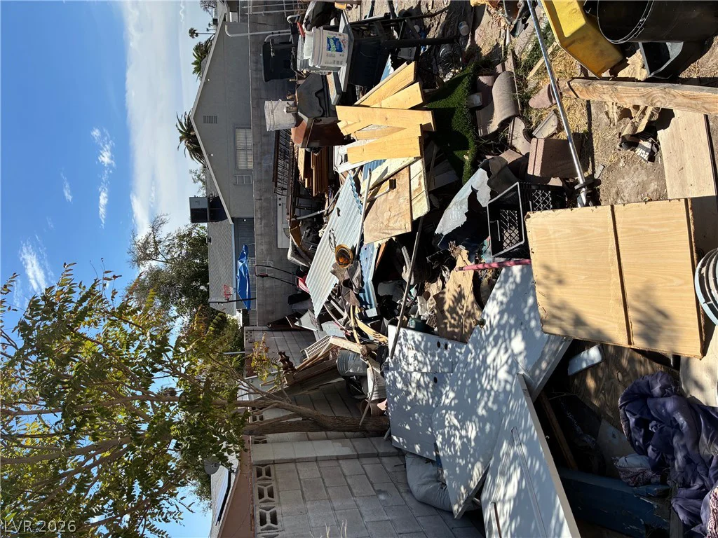 2744 Searles, Las Vegas, NV 89101