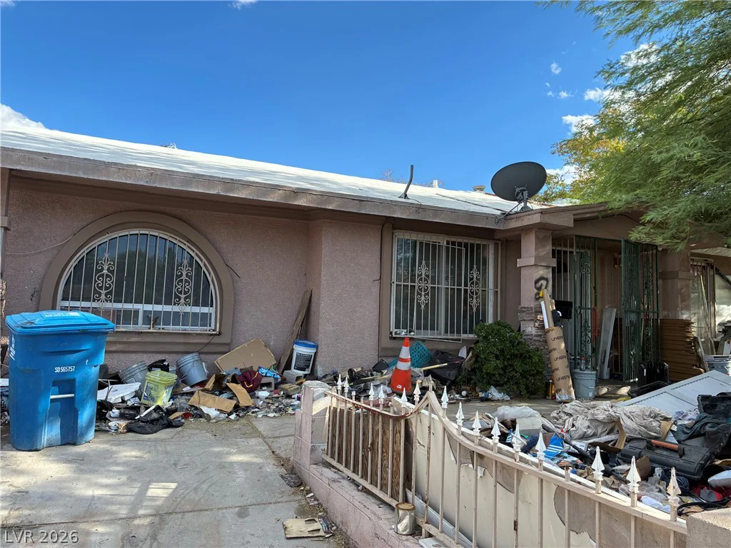 2744 Searles, Las Vegas, NV 89101
